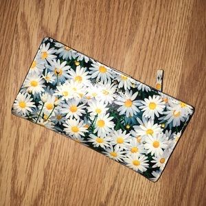 Kate Spade Daisy Wallet